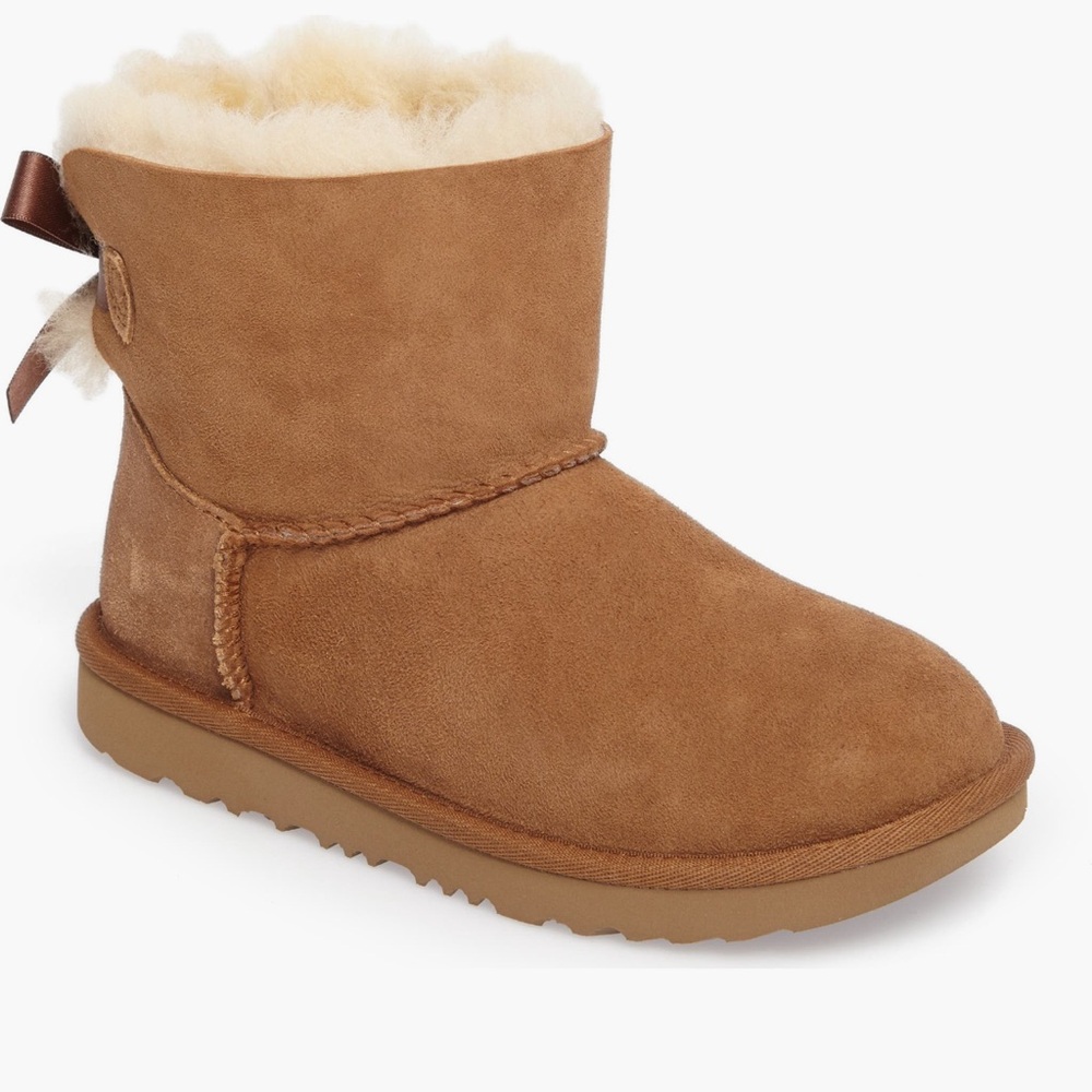 Brand New UGG Mini Bailey Bow II Boot Chestnut Color size 11 Little Kid NWT